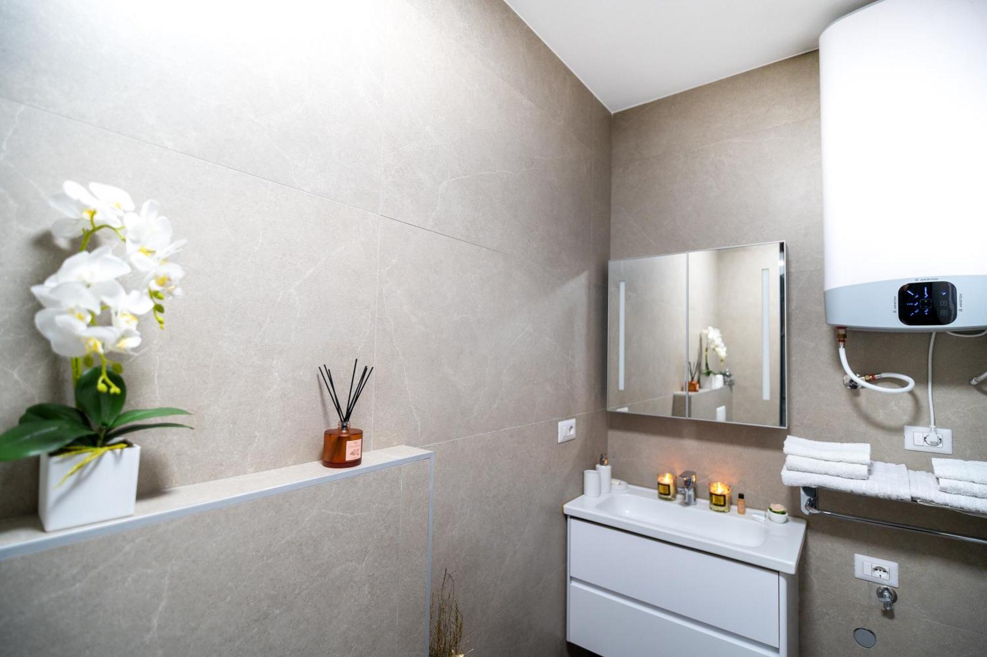 Emeraldapartament Appartamento Tirana